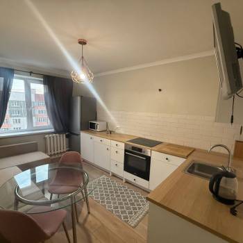 Сдается 1-комнатная квартира, 60 м²
