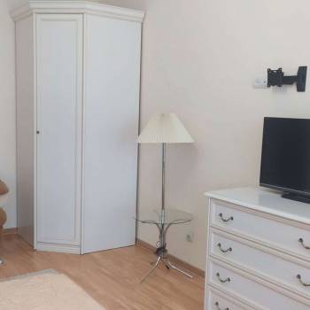 Продается 1-комнатная квартира, 50 м²