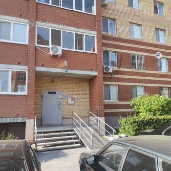 Продается 1-комнатная квартира, 42 м²