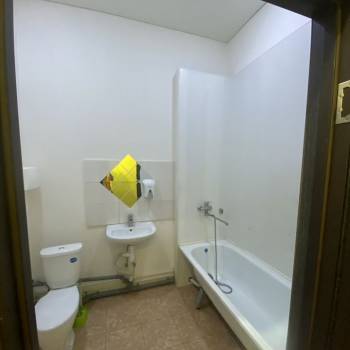 Продается 1-комнатная квартира, 54 м²