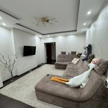 Продается 1-комнатная квартира, 52 м²